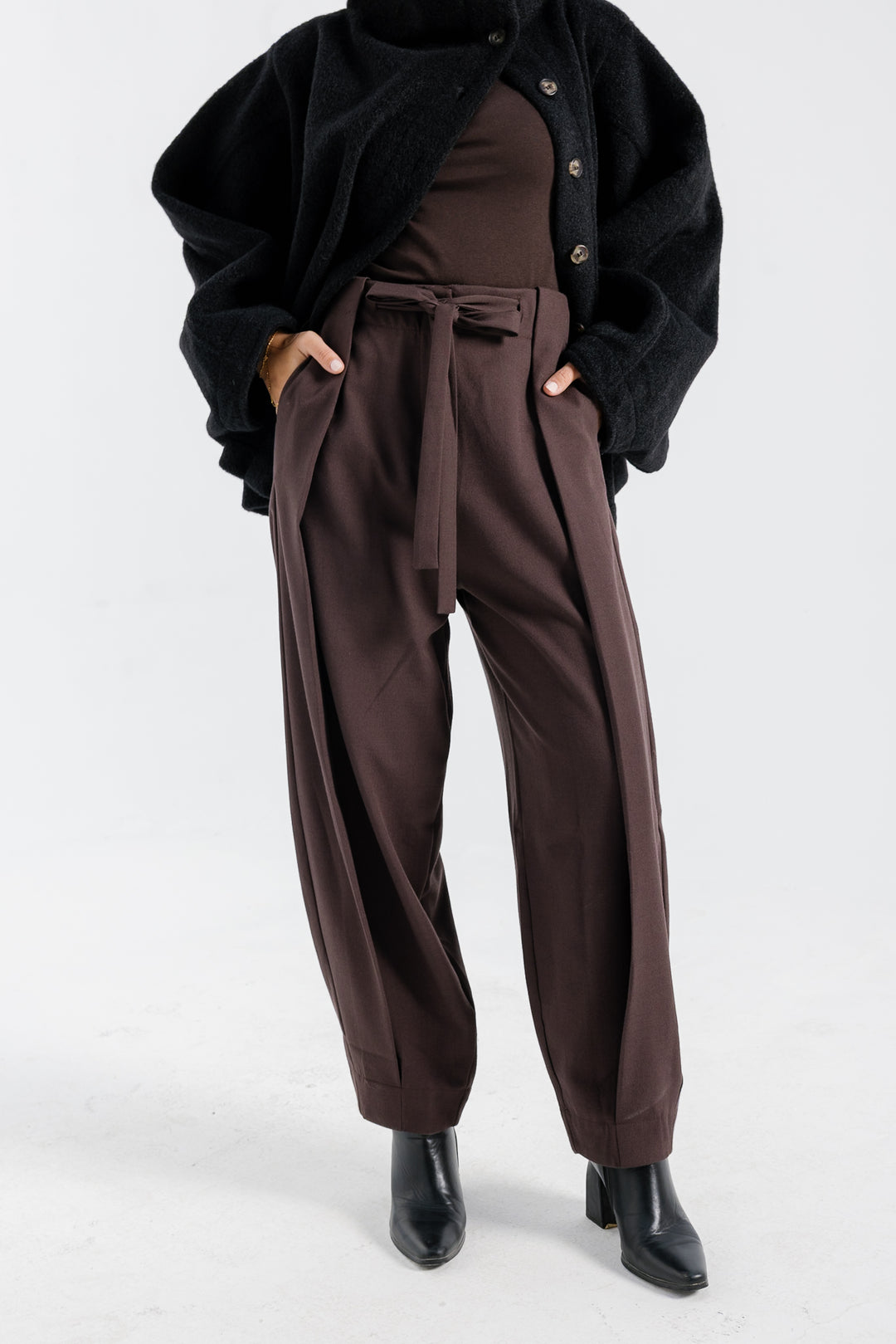 Wool Barrel Cut Pants - Brown