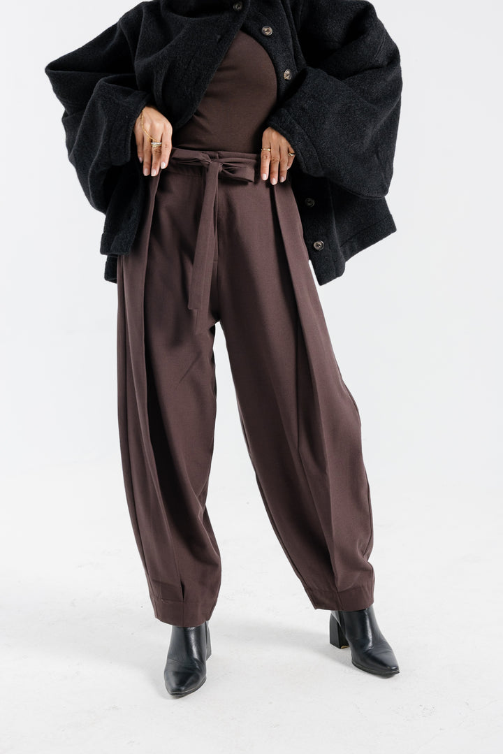 Wool Barrel Cut Pants - Brown