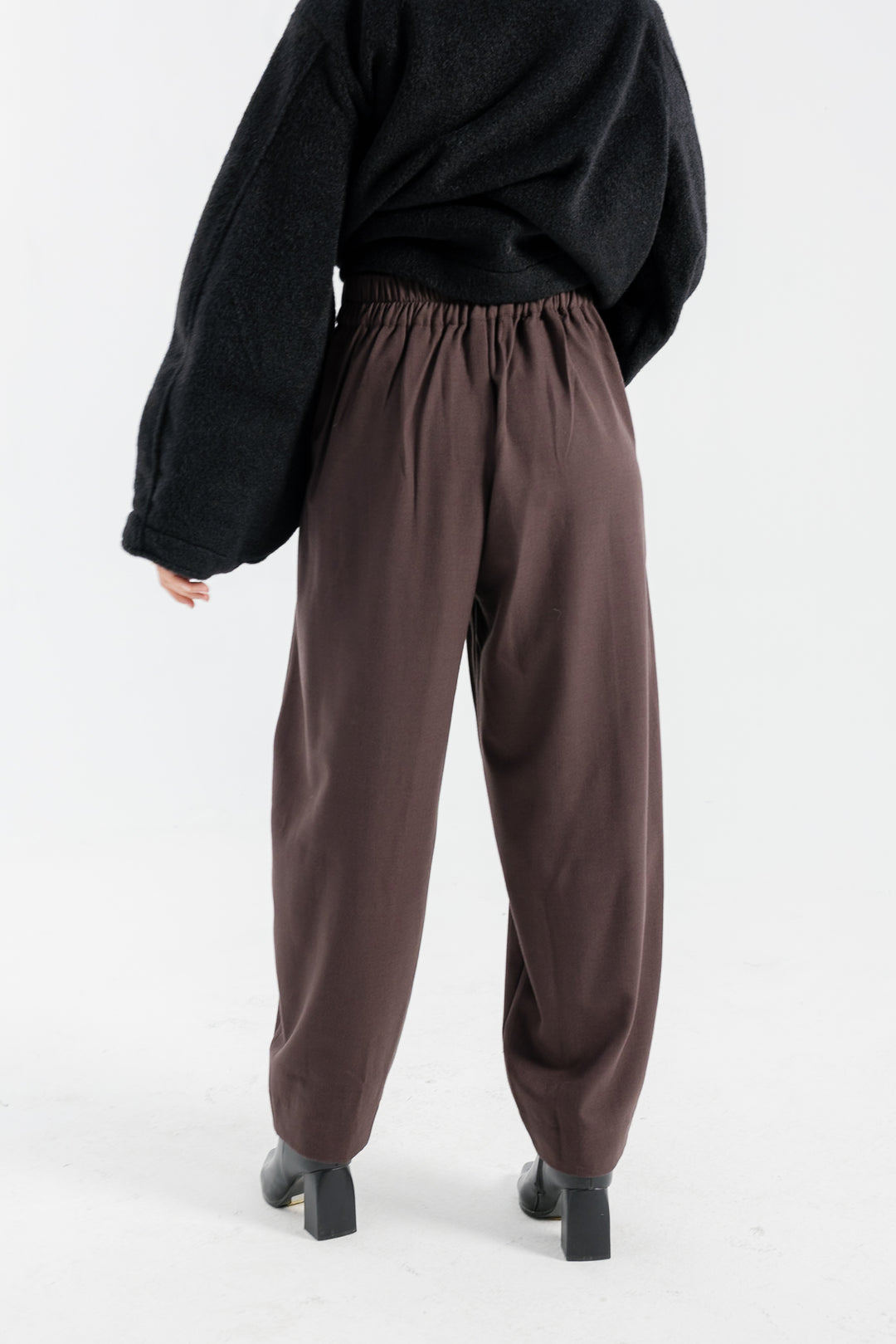 Wool Barrel Cut Pants - Brown