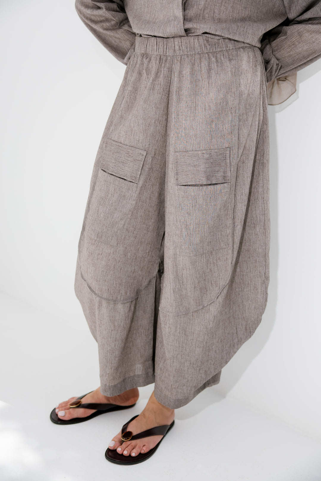 Breeze Balloon Linen Pants - Brown