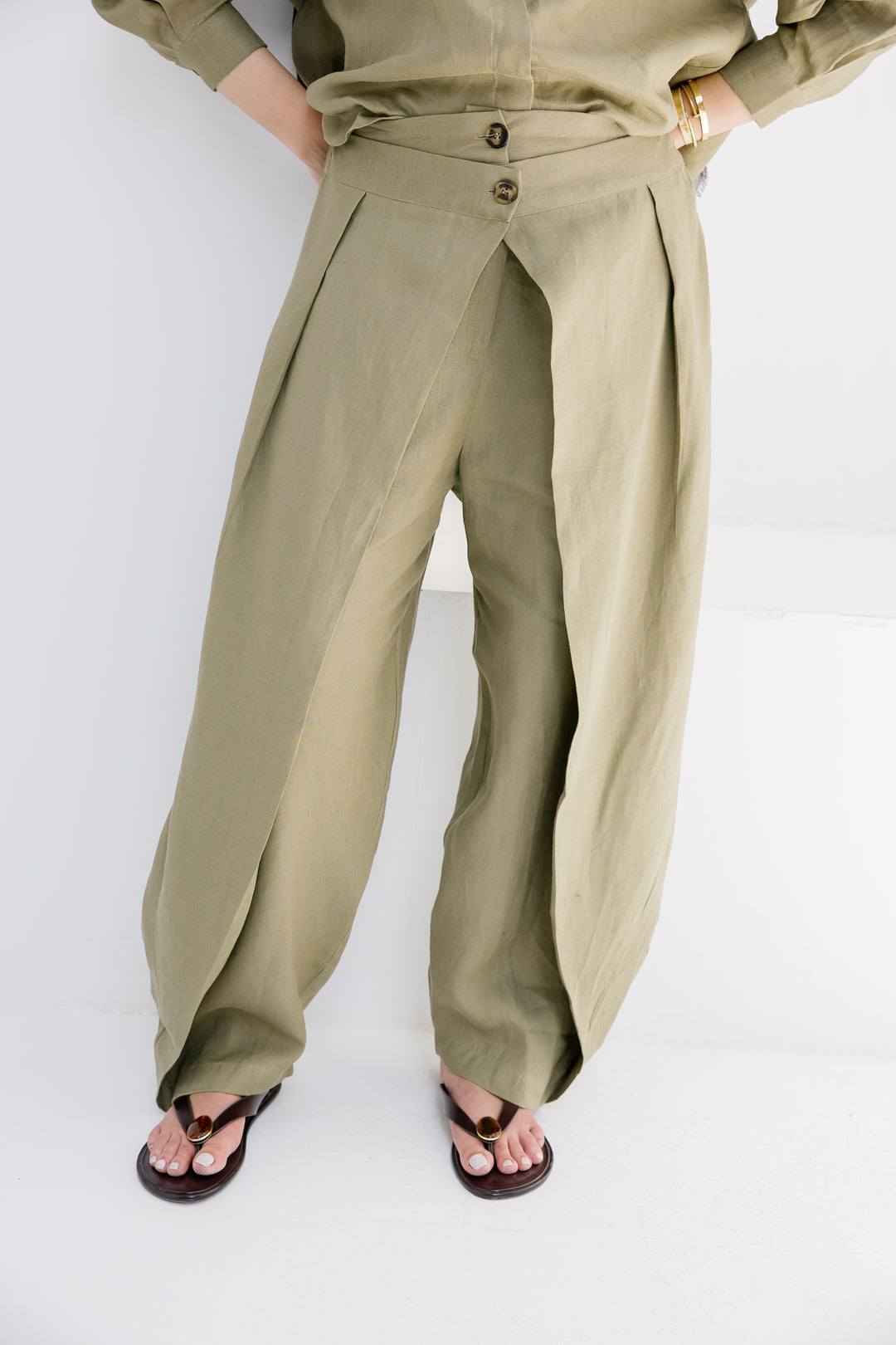 Double Buttoned Linen Pants - Olive
