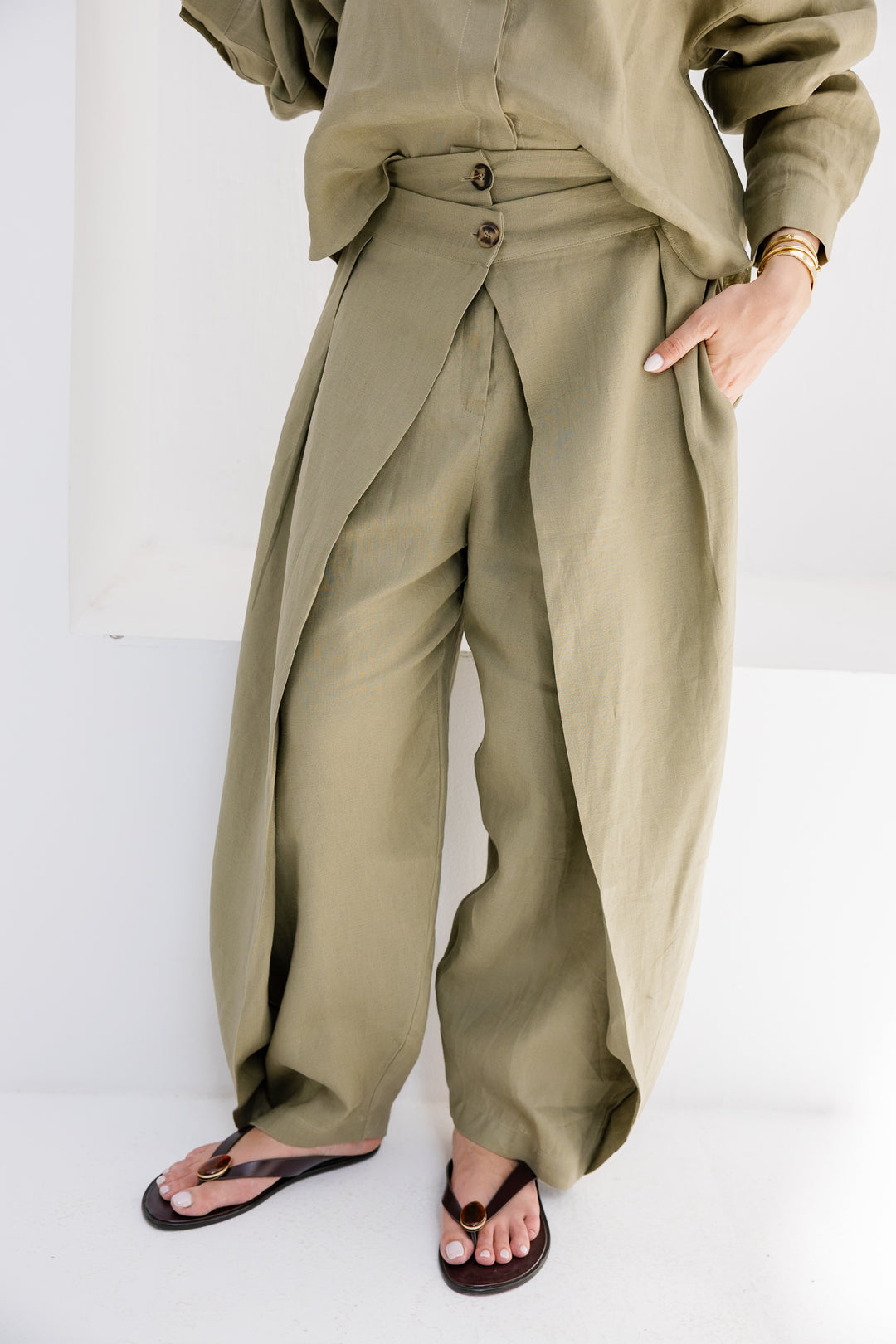 Double Buttoned Linen Pants - Olive