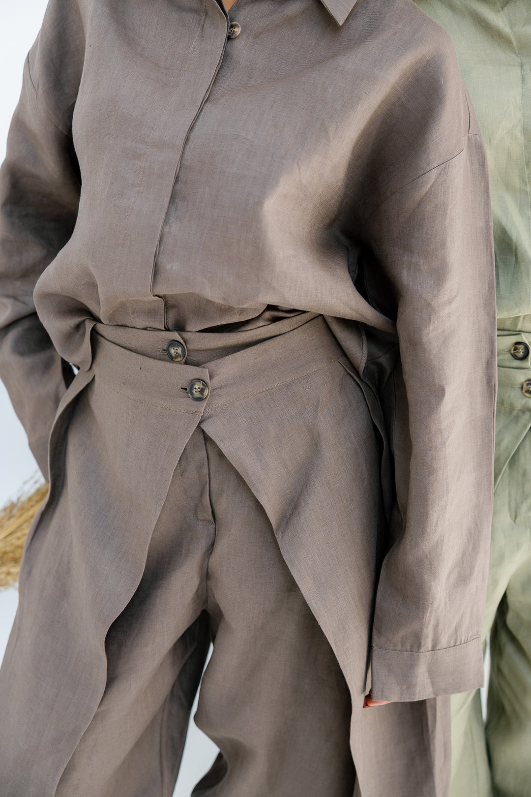 Double Buttoned Linen Pants - Brown