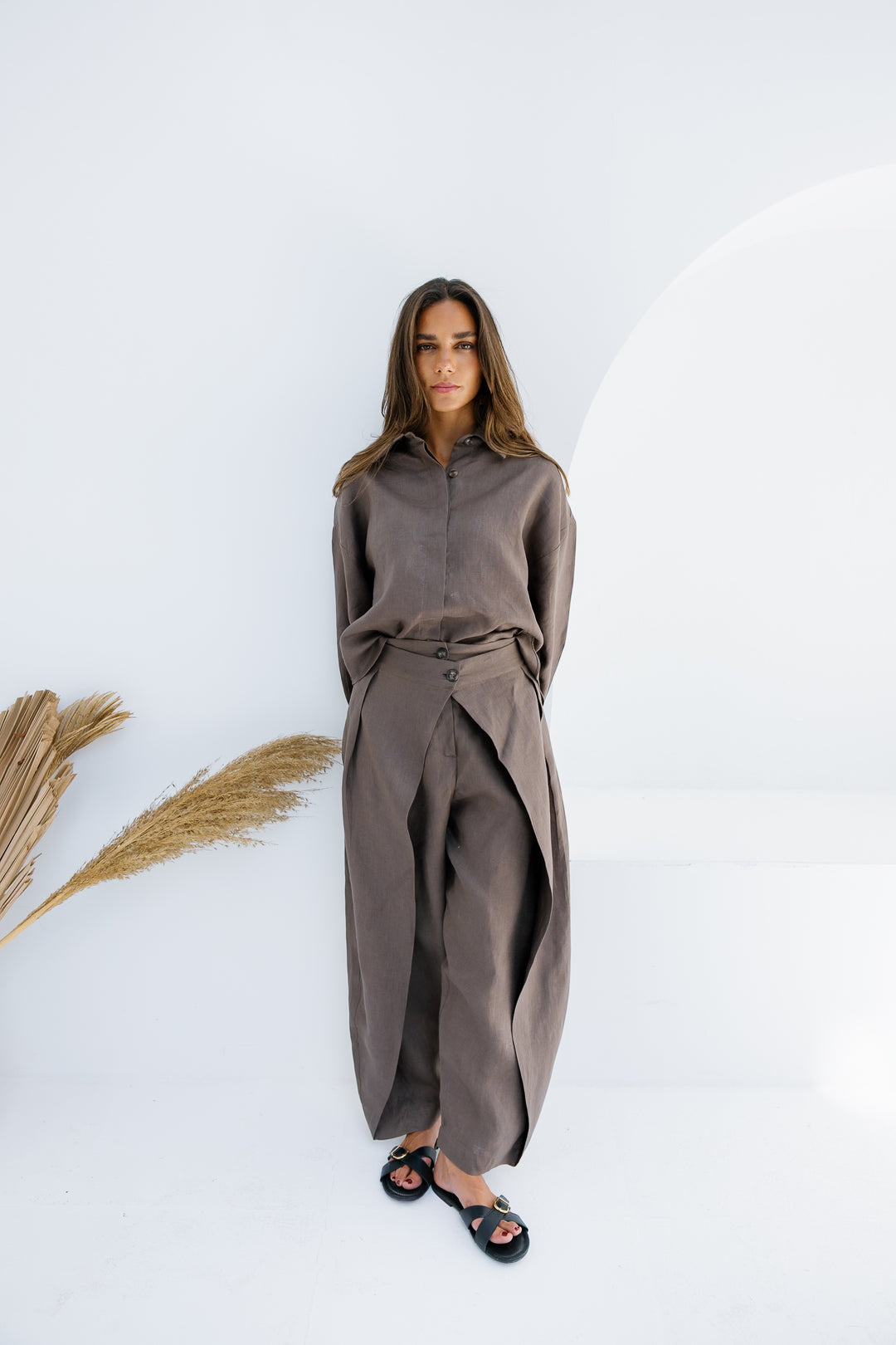 Double Buttoned Linen Pants - Brown