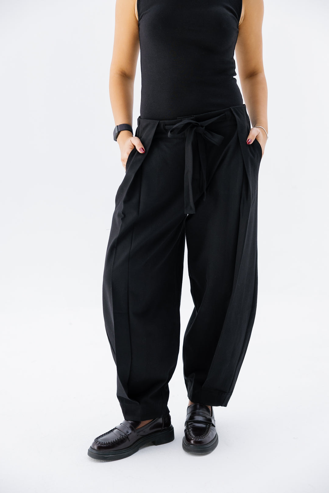 Wool Barrel Cut Pants - Black