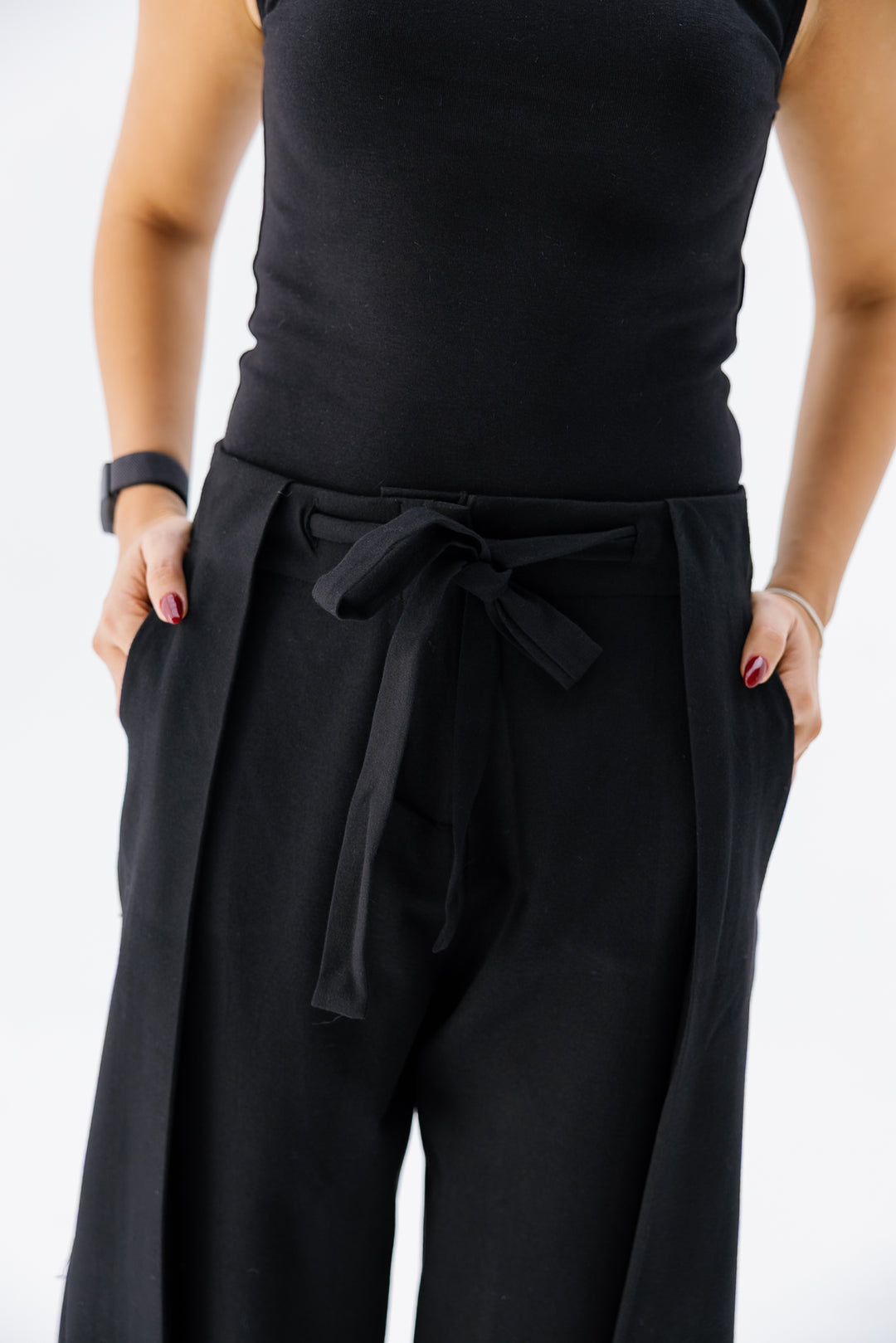 Wool Barrel Cut Pants - Black
