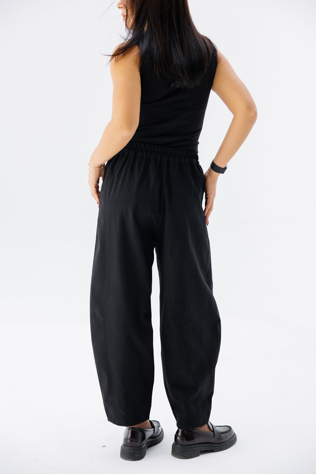 Wool Barrel Cut Pants - Black