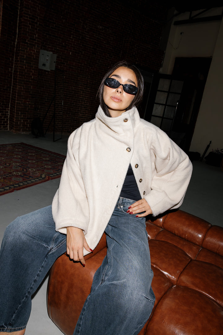 Sided Collar Jacket - Creme